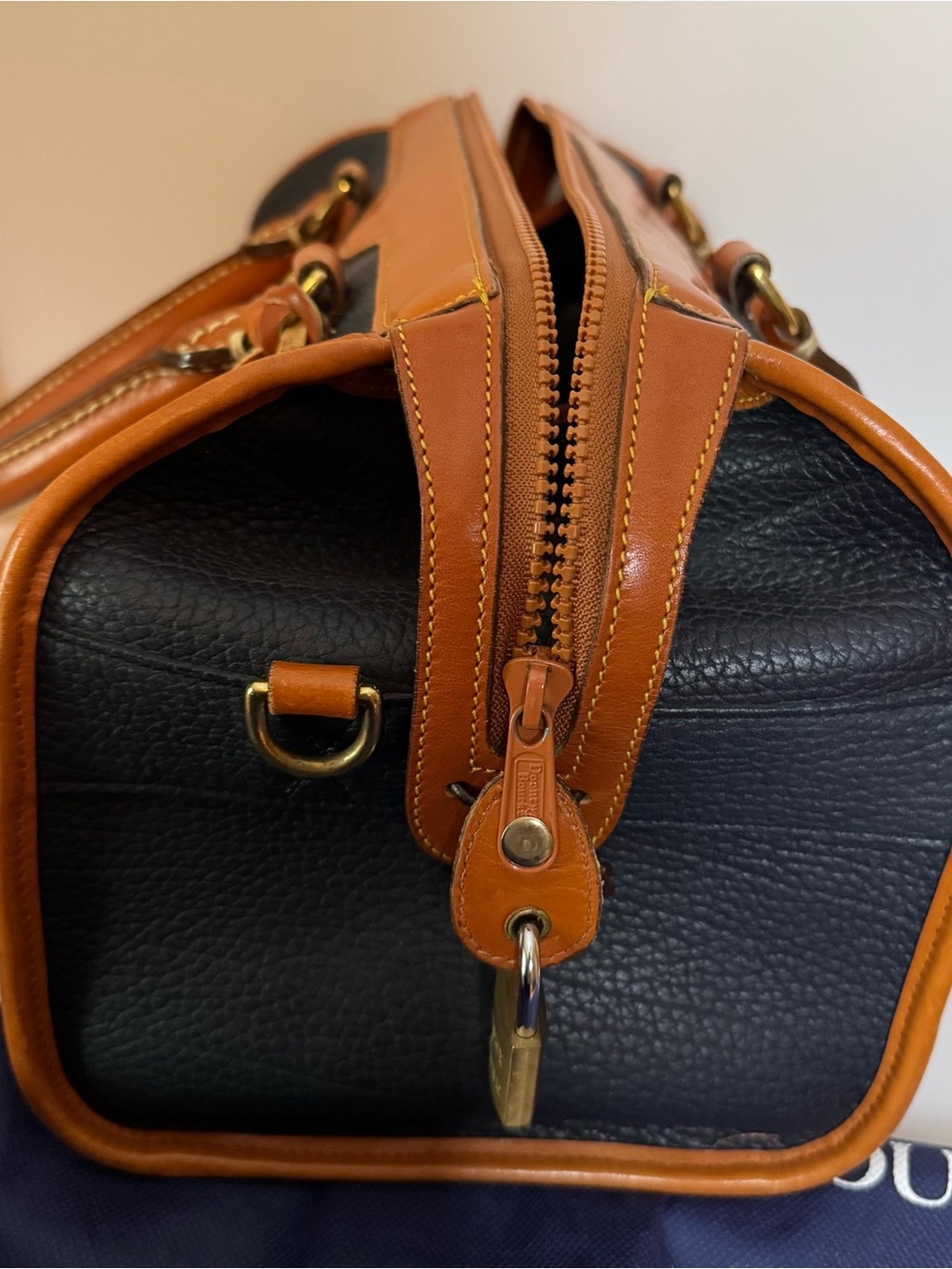 Vintage Dooney & Bourke AWL Made in USA Navy Gladstone Satchel With Lock/Keys - Picture 6 of 15